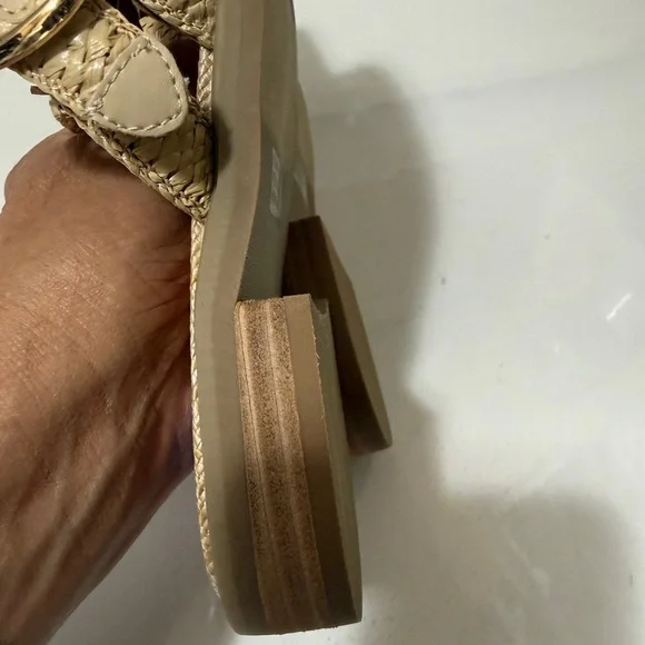 DV by Dolce Vita Women's Tan Woven Sandals in new conditions - Picture 11 of 14